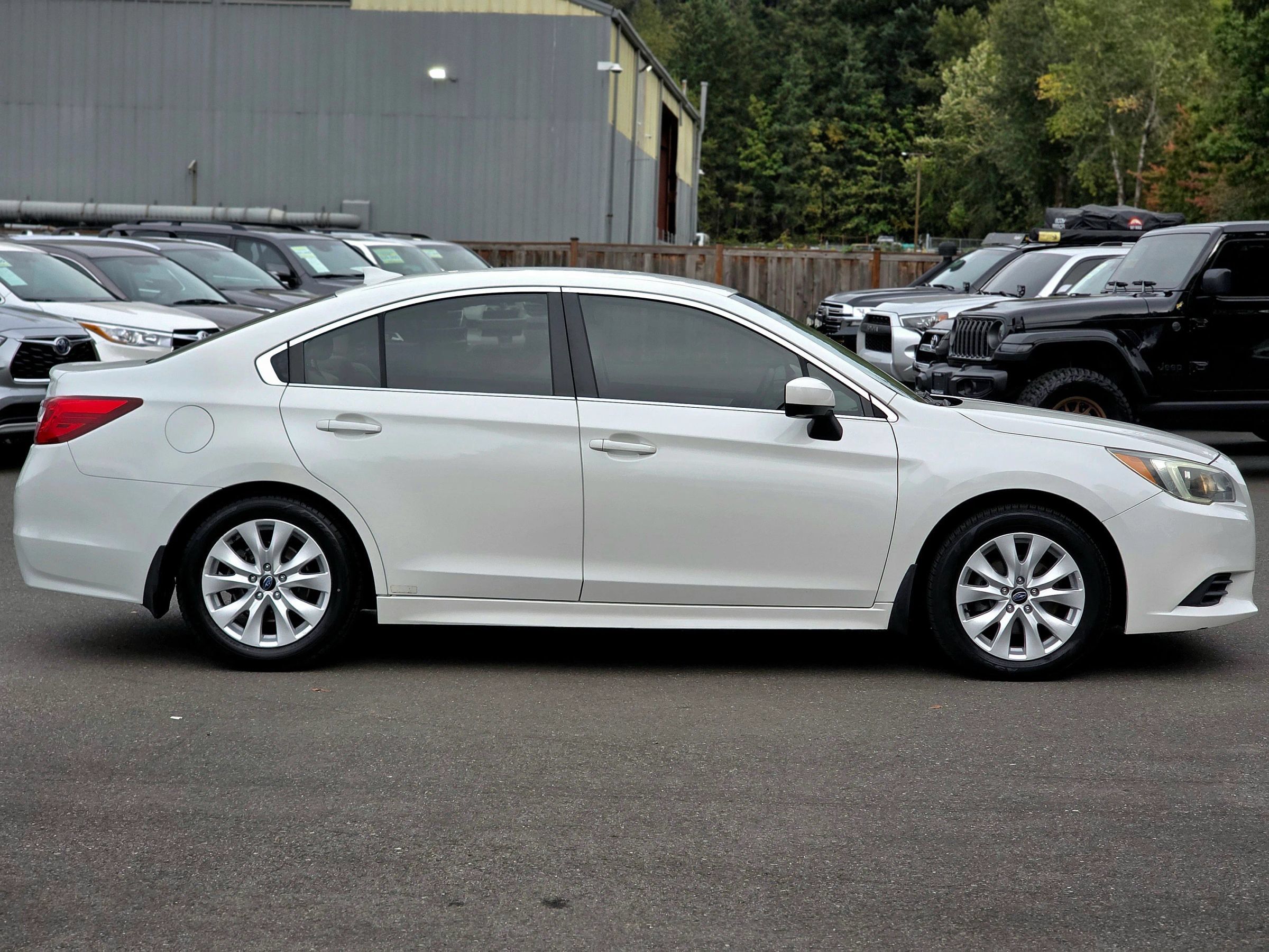 Used 2016 Subaru Legacy 2.5i Premium w/ Popular Package #2 AWD/4WD image 16
