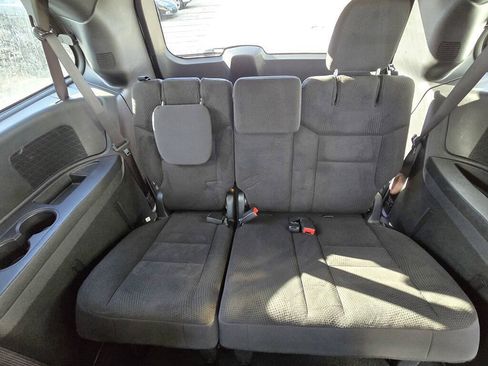 Used 2019 Dodge Grand Caravan SE FWD image 14