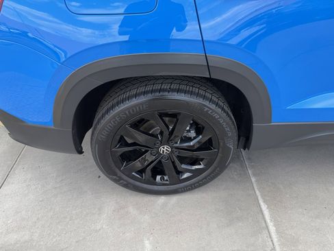 Used 2022 Volkswagen Taos SE w/ Panoramic Sunroof Package image 15