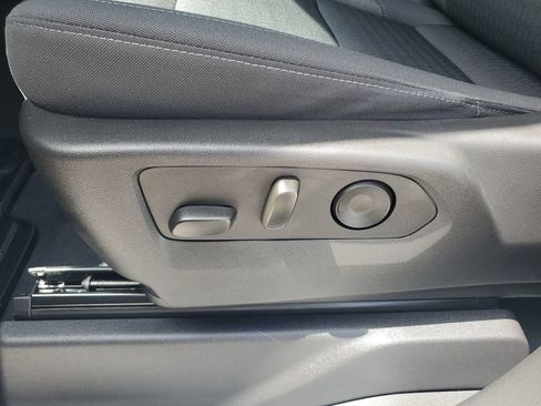 Used 2023 Chevrolet Silverado 1500 Custom RWD image 16