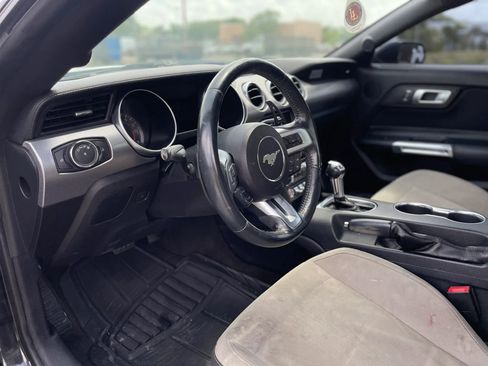 Used 2018 Ford Mustang Coupe w/ Equipment Group 101A RWD image 17
