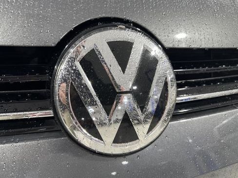 Used 2019 Volkswagen Golf R 4-Door image 9