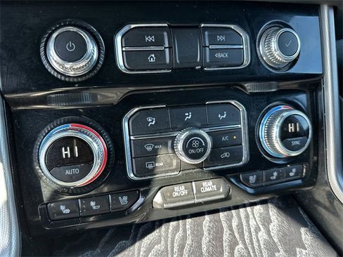 Used 2024 GMC Yukon Denali image 17