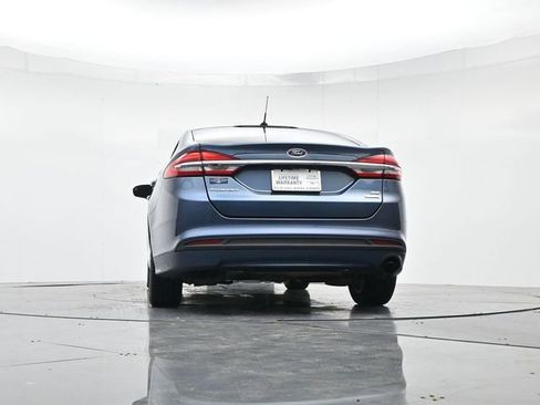 Used 2018 Ford Fusion SE image 36