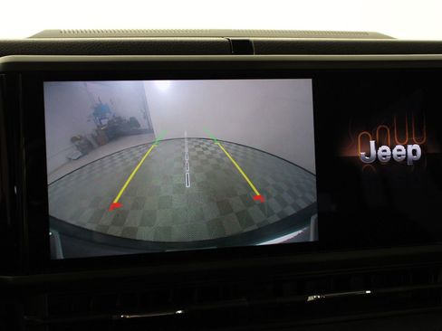 Used 2024 Jeep Wrangler Unlimited image 13