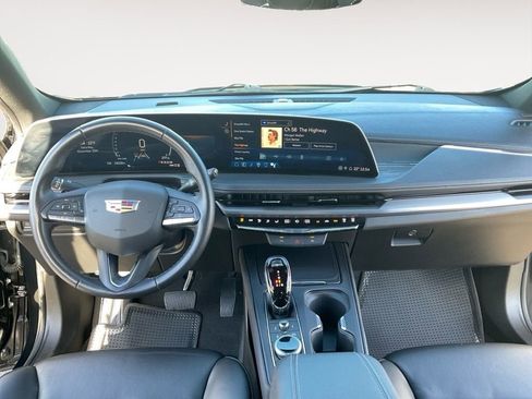 Used 2024 Cadillac XT4 Premium Luxury image 9