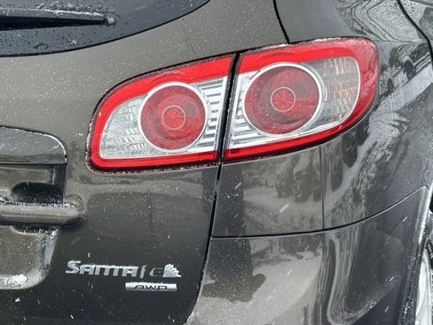 Used 2011 Hyundai Santa Fe GLS image 12