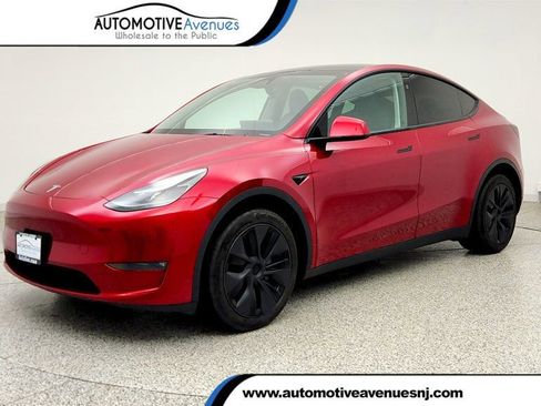 Used 2025 Tesla Model Y Long Range AWD/4WD image 1
