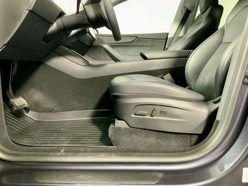 Used 2026 Tesla Model Y Long Range image 18