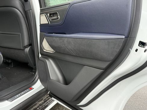 New 2026 INFINITI QX80 4WD image 29