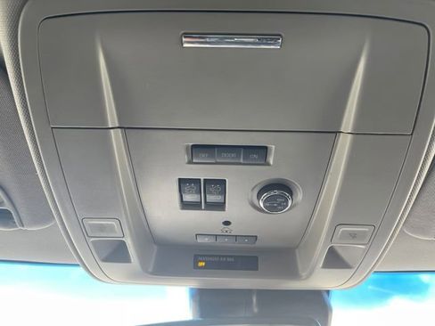 Used 2017 Chevrolet Suburban Premier image 30