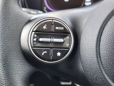 Certified 2025 Kia Soul LX w/ LX Technology Package FWD image 27