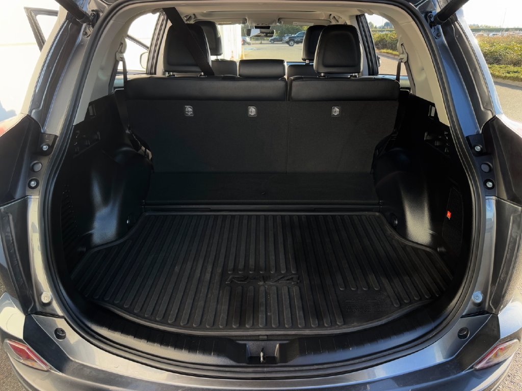 Certified 2018 Toyota RAV4 Limited w/ Advanced Technology Package AWD/4WD image 19