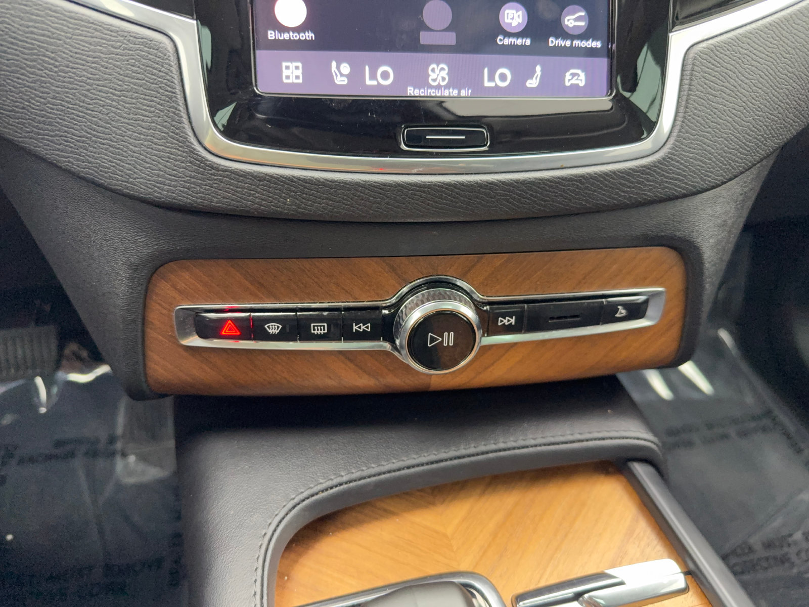Used 2024 Volvo XC90 T8 Plus AWD/4WD image 29