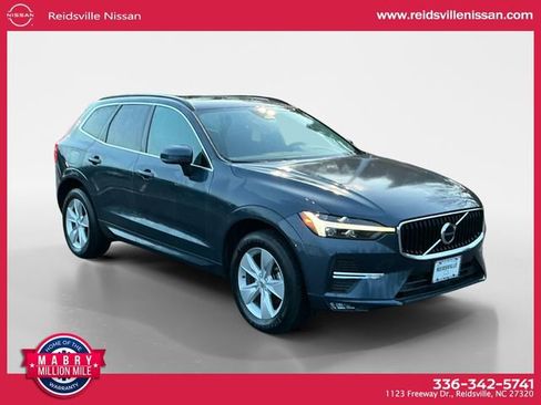 Used 2022 Volvo XC60 B5 Momentum image 8