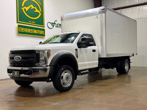 Used 2019 Ford F550 2WD Regular Cab Super Duty image 3
