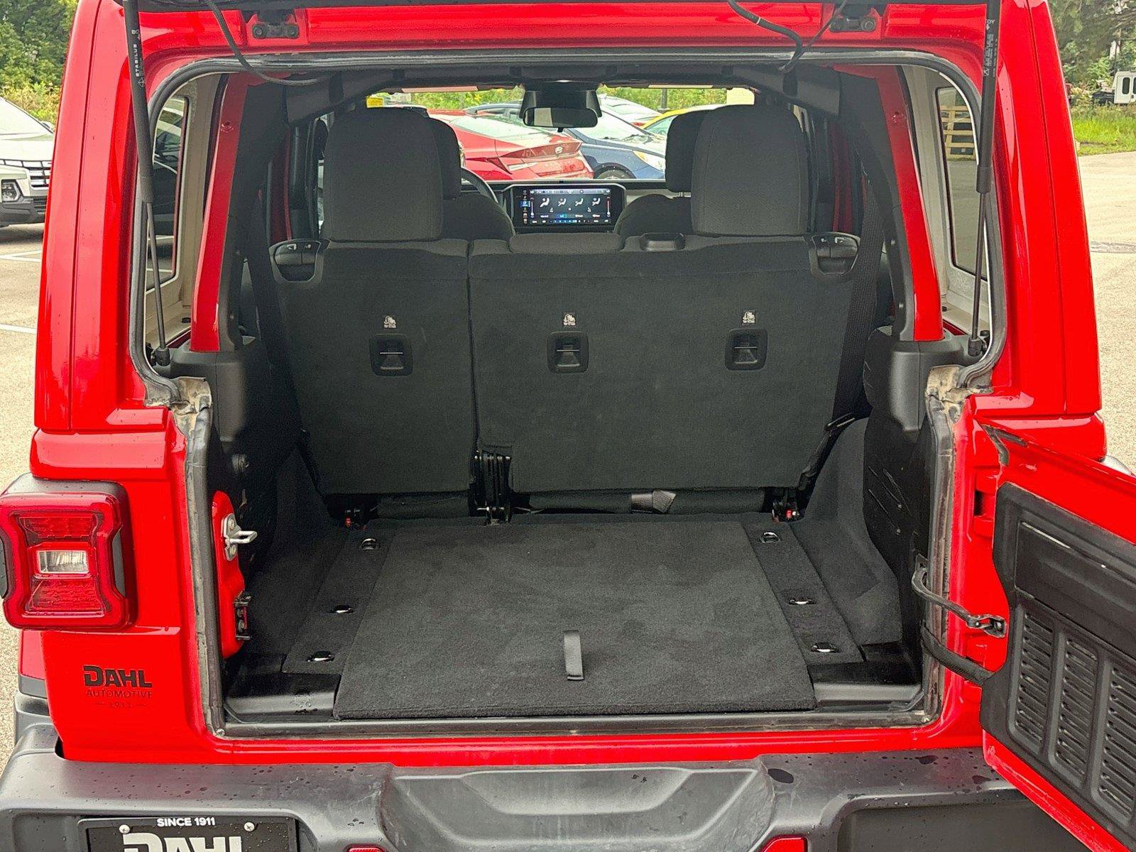 Certified 2025 Jeep Wrangler Unlimited Sahara AWD/4WD image 25