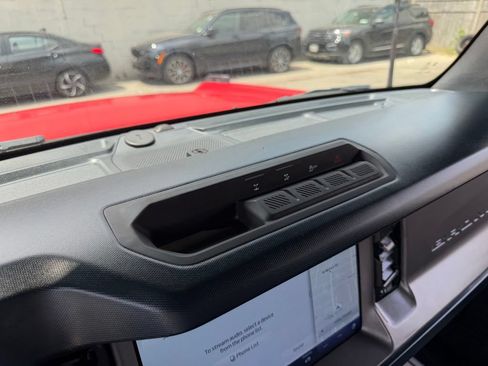 Used 2023 Ford Bronco Outer Banks AWD/4WD image 25