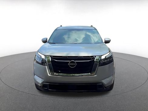 Used 2025 Nissan Pathfinder SV FWD image 4
