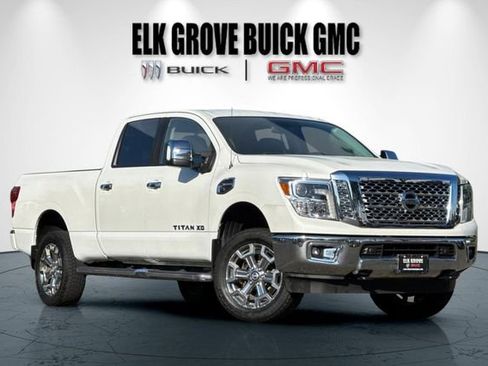 Used 2018 Nissan Titan SL w/ Chrome Package image 2