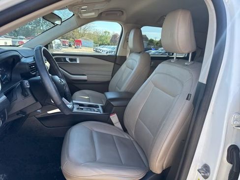 Used 2023 Ford Explorer XLT w/ Equipment Group 202A AWD/4WD image 11