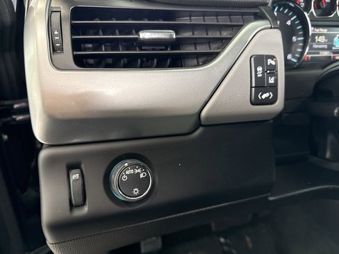 Used 2015 Chevrolet Tahoe LT image 21