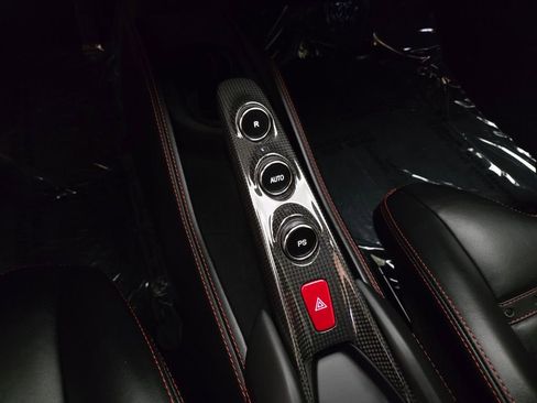 Used 2020 Ferrari F8 Tributo image 38