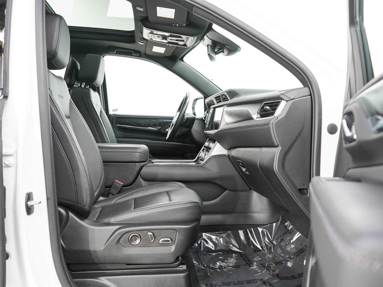 Used 2023 GMC Yukon XL Denali AWD/4WD image 11