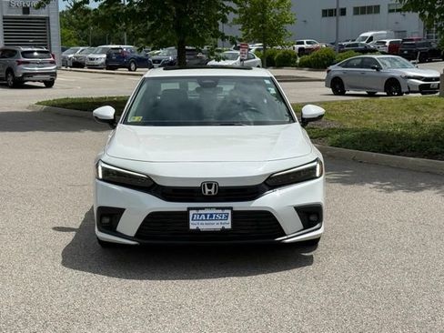 Used 2024 Honda Civic Touring image 2