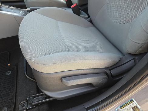 Used 2013 Hyundai Accent GLS FWD image 21