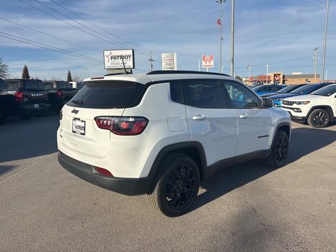 New 2026 Jeep Compass Latitude image 3