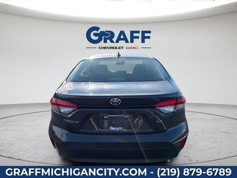 Used 2025 Toyota Corolla LE FWD image 4