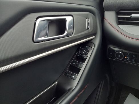 Used 2025 Ford Explorer ST-Line w/ ST-Line Street Pack image 26