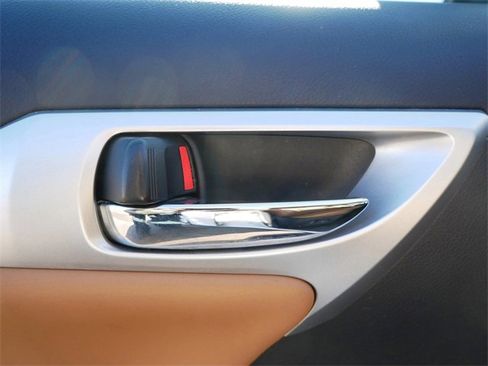 Used 2013 Lexus CT 200h image 14