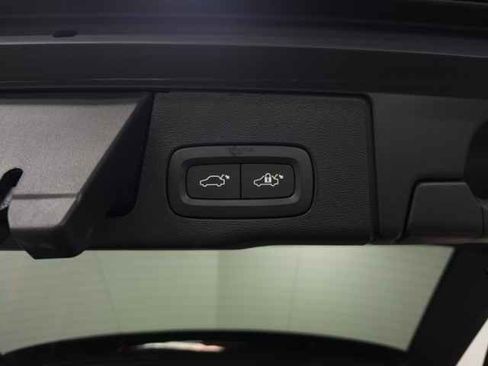 Certified 2025 Volvo XC60 B5 Core image 10