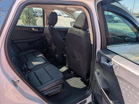 Used 2020 Ford Escape Titanium image 15