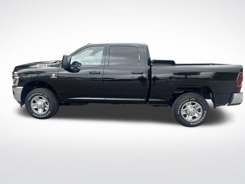 Used 2026 RAM 2500 Tradesman w/ Chrome Appearance Group AWD/4WD image 8