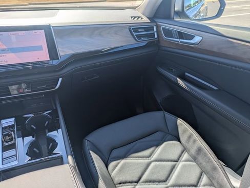 New 2026 Volkswagen Atlas SE FWD image 20