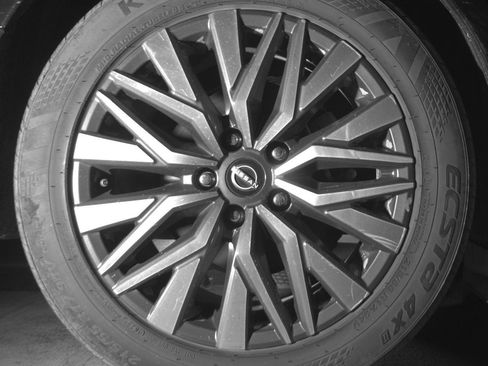 Used 2025 Nissan Altima 2.5 SV FWD image 15