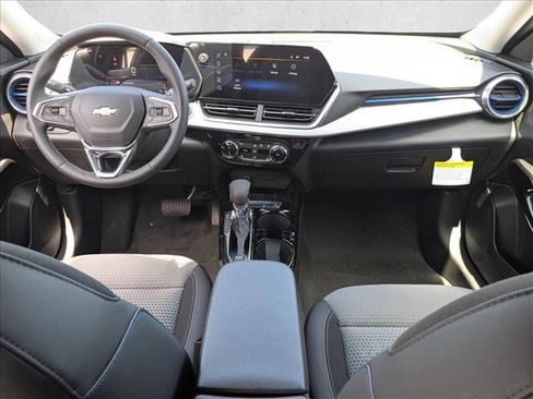 New 2026 Chevrolet Trax LT w/ Driver Confidence Package FWD image 14