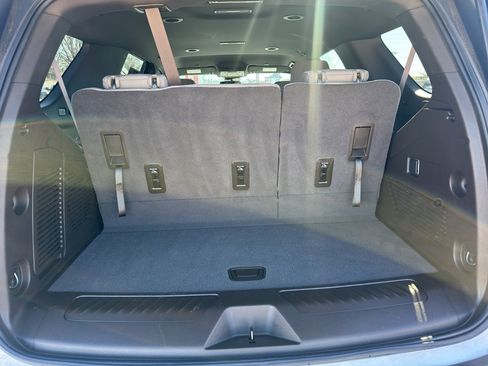 Used 2024 GMC Yukon SLE w/ Gmc Pro Safety Plus Package image 23