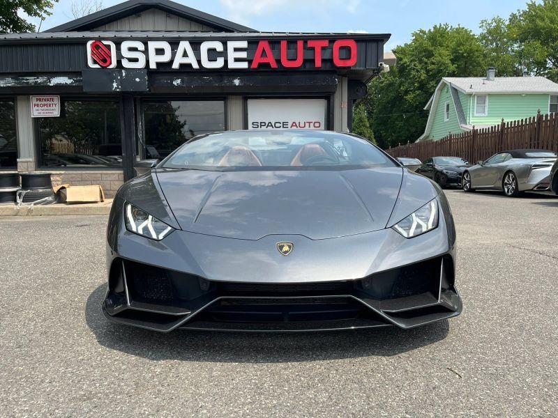 Used 2020 Lamborghini Huracan EVO AWD/4WD image 2