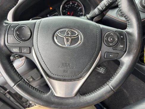 Used 2018 Toyota RAV4 SE w/ Power Extra Value Package AWD/4WD image 9