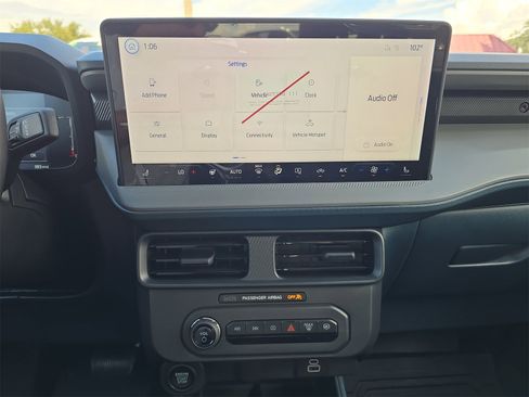 New 2025 Ford Maverick XLT w/ XLT Luxury Package image 17