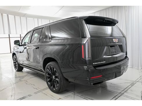 New 2026 Cadillac Escalade ESV Platinum Sport w/ LPO, ONYX Package image 5
