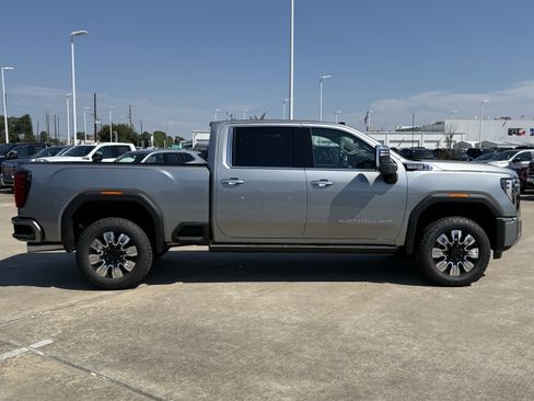New 2026 GMC Sierra 2500 Denali w/ Denali Reserve Package AWD/4WD image 3