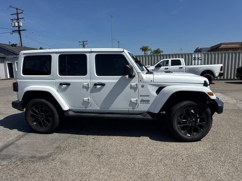 Used 2024 Jeep Wrangler Unlimited Sahara AWD/4WD image 4