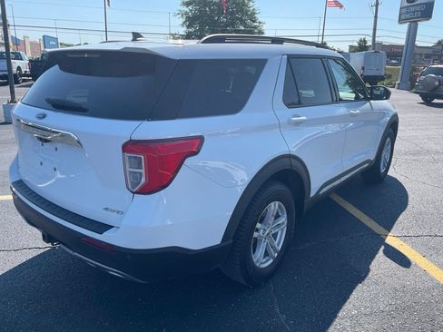 Used 2022 Ford Explorer XLT w/ Equipment Group 202A AWD/4WD image 5
