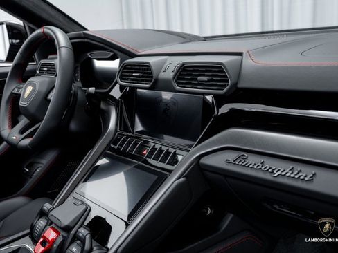 Used 2024 Lamborghini Urus S image 51