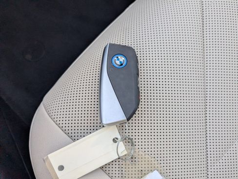 Used 2023 BMW iX xDrive50 image 35